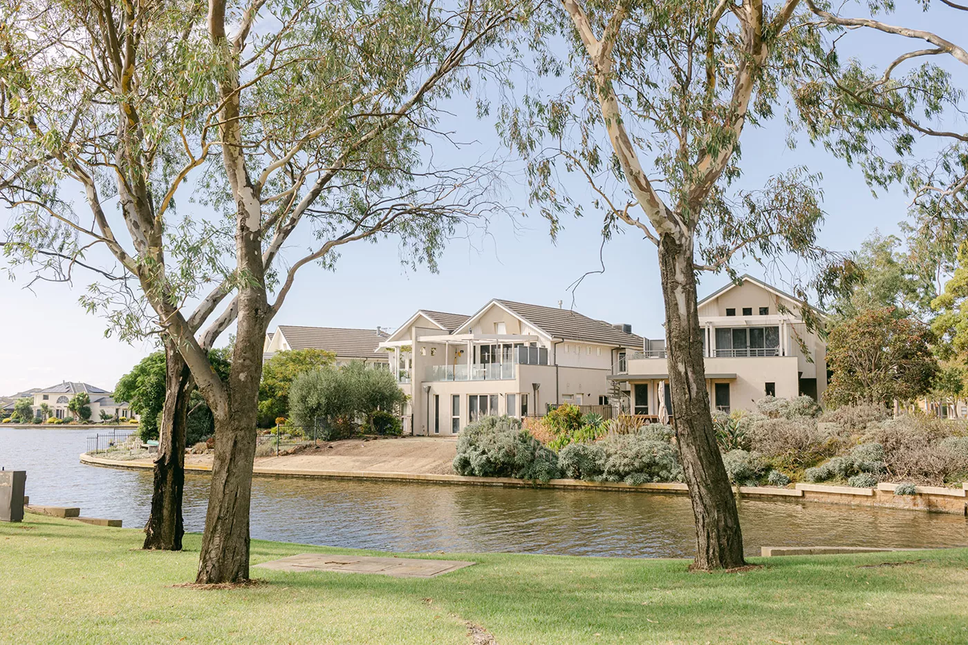 Homes on the water in Point Cook
